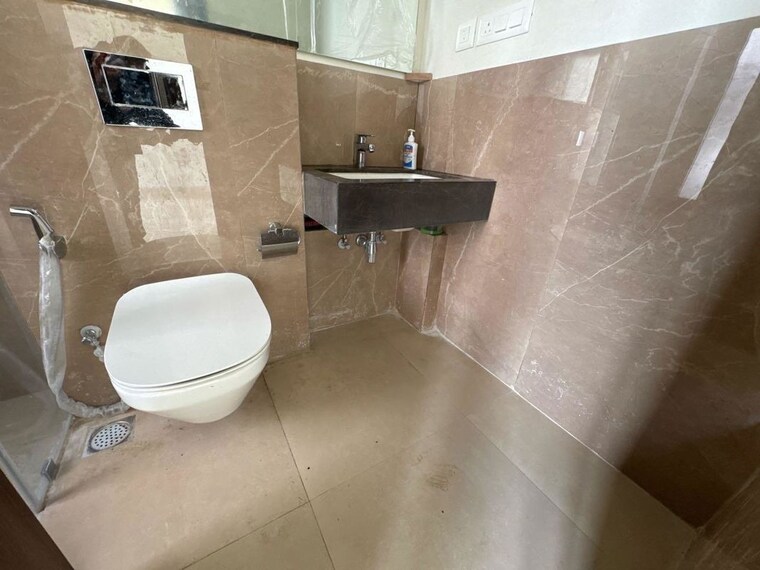 Bathroom, piramal-aranya 2 Bedroom 670 Sq.Ft. Apartment In Byculla Mumbai 10710984