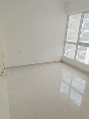 Room in 2 BHK Apartment at Signature Global Prime, Sector 63a – for Rent