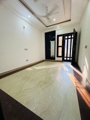 Room in 2 BHK Apartment at Chattarpur – for Rent