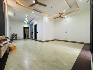 Room in 2 BHK Apartment at Chattarpur – for Rent