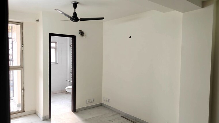 Bedroom, state bank colony 3 Bedroom 1800 Sq.Ft. Builder Floor In State Bank Colony Delhi 10711021
