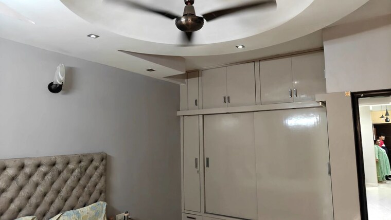Bedroom, state bank colony 3 Bedroom 1800 Sq.Ft. Builder Floor In State Bank Colony Delhi 10711008
