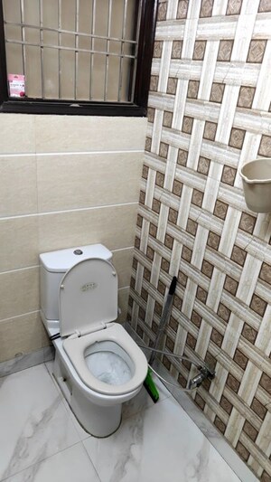 Bathroom in 3 BHK Builder Floor at State Bank Colony – for Rent