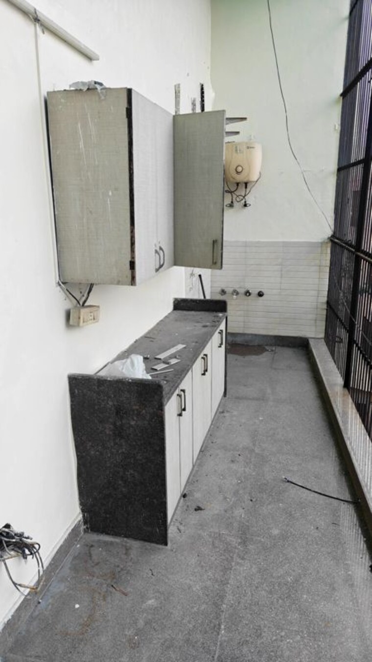 Laundry Area, tagore park 5 Bedroom 2720 Sq.Ft. Builder Floor In Tagore Park Delhi 10711035