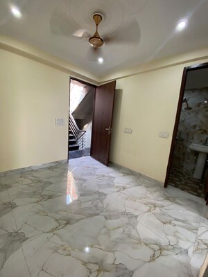 Room in 1 BHK Builder Floor at Chattarpur – for Rent