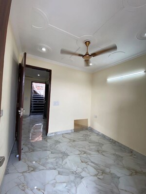 Room in 1 BHK Builder Floor at Chattarpur – for Rent