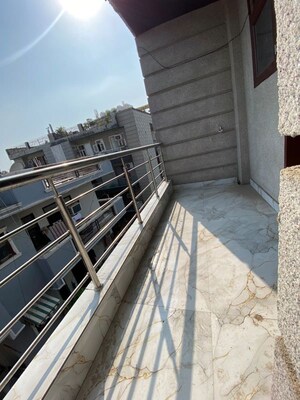 1 BHK Builder Floor For Rent in Chattarpur