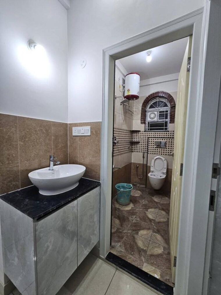 Bathroom, lakshmi-enclave-bellandur 1 Bedroom 550 Sq.Ft. Apartment In Bellandur Bangalore 10711046
