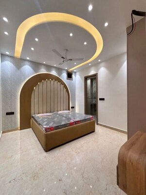 Room in 3 BHK Builder Floor at Uttam Nagar – for Sale