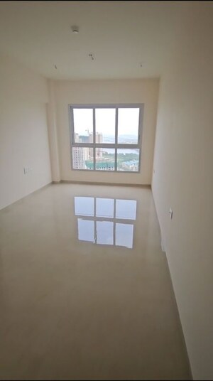 Room in 2 BHK Apartment at Piramal Vaikunth, Balkum Pada – for Sale