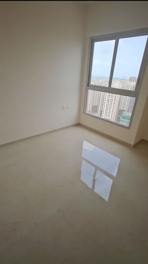Room in 2 BHK Apartment at Piramal Vaikunth, Balkum Pada – for Sale
