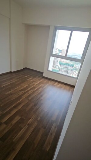 Room in 2 BHK Apartment at Piramal Vaikunth, Balkum Pada – for Sale