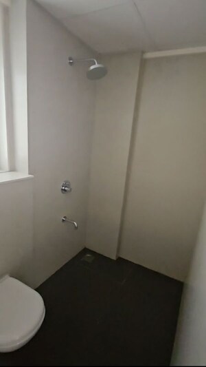 Room in 2 BHK Apartment at Piramal Vaikunth, Balkum Pada – for Sale