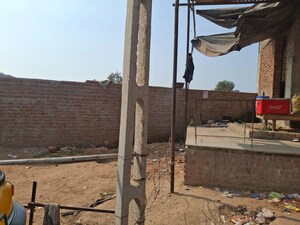  Shop – Exterior View View at Para Talaav - for Sale