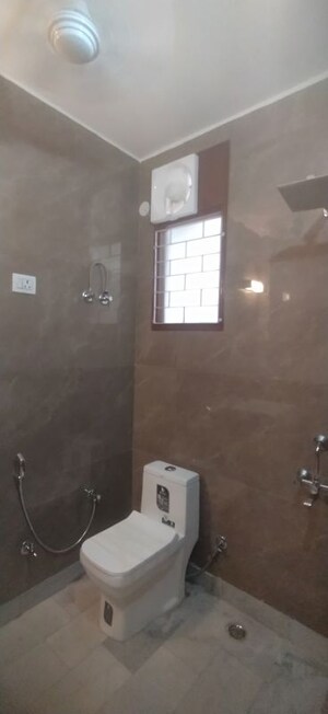 Furnished Amenities in 2 BHK Builder Floor at Khirki Extension – for Rent
