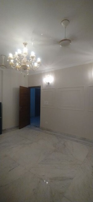 Furnished Amenities in 2 BHK Builder Floor at Khirki Extension – for Rent