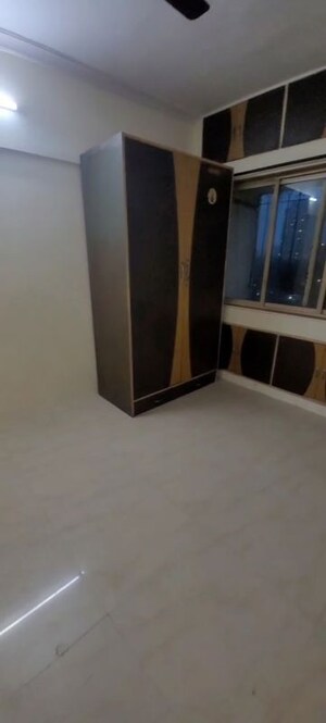 Room in 1 BHK Apartment at Padmavati CHS, Goregaon West – for Rent