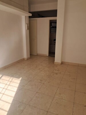 Room in 2 BHK Apartment at Sai Niketan Shahungar, Shahunagar – for Rent