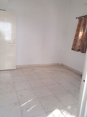 Room in 2 BHK Apartment at Sai Niketan Shahungar, Shahunagar – for Rent