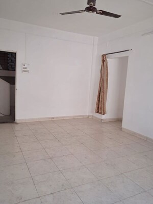 Room in 2 BHK Apartment at Sai Niketan Shahungar, Shahunagar – for Rent