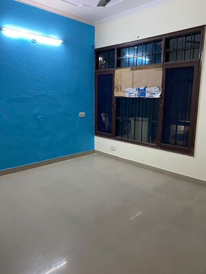 Room in 3 BHK Independent House at Vip Road – for Rent