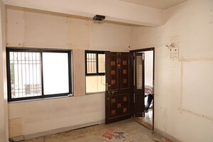 Room in  Apartment at Digvijay Plot – for Sale