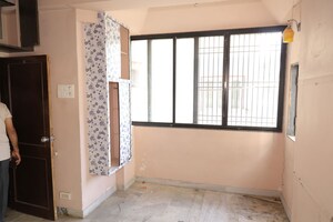 Room in  Apartment at Digvijay Plot – for Sale
