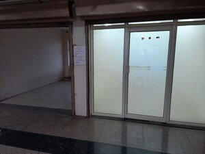 Shop For Rent in Shree Kunj KB Complex, Alpha Ii Greater Noida