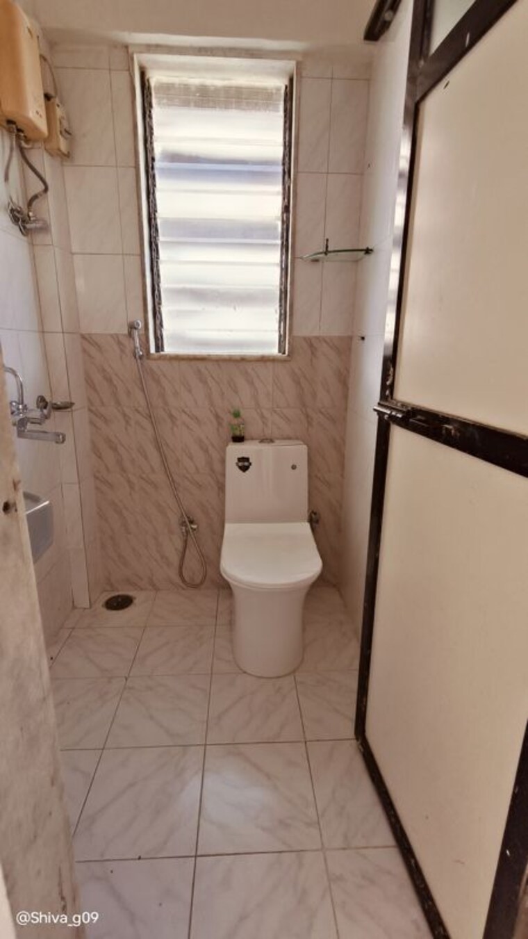Bathroom, mahim west 2 Bedroom 550 Sq.Ft. Apartment In Mahim West Mumbai 10711242