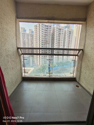 Room in 2.5 BHK Apartment at Dosti Vihar Phase III, Samata Nagar – for Rent