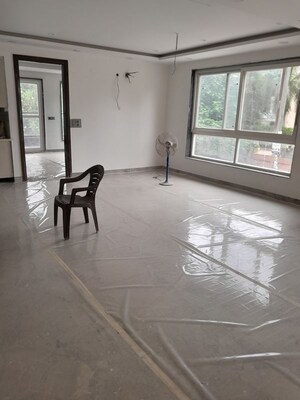 Furnished Amenities in 4 BHK Builder Floor at Rohini Sector 18 – for Sale
