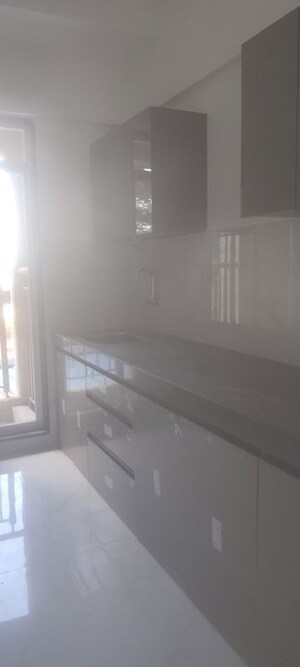 Bathroom in 1 BHK Apartment at Anant Metropolis Insignia Towers, Kasarvadavali – for Rent
