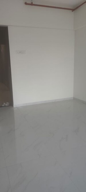 Room in 1 BHK Apartment at Anant Metropolis Insignia Towers, Kasarvadavali – for Rent
