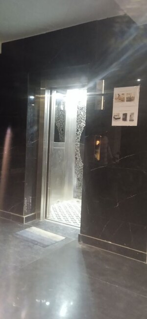 Building Lobby in 2 BHK Builder Floor at Mahavir Enclave 1 – for Sale