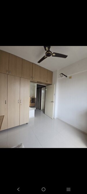 Room in 2 BHK Apartment at Vyapti Vandematram Crosswind, Gota – for Rent