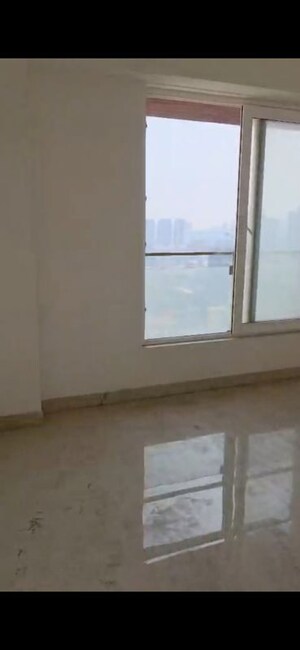 Room in 4 BHK Apartment at ND Palai Towers, Goregaon West – for Rent