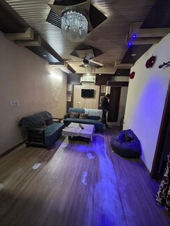 2 BHK Builder Floor For Rent in Onyxe Paraiso