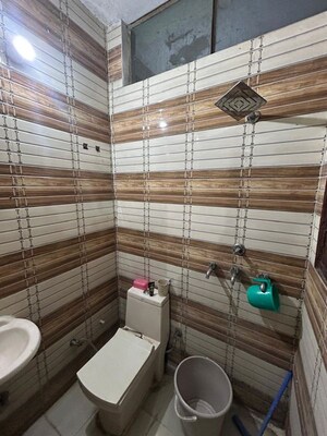 Bathroom in 2 BHK Builder Floor at Onyxe Paraiso, Patiala Road – for Rent