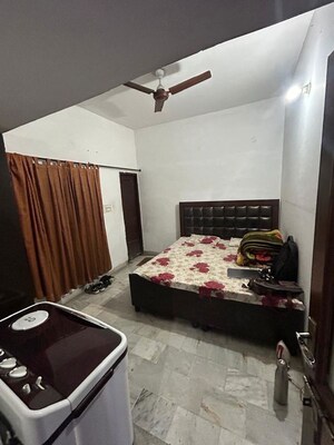 Bedroom in 2 BHK Builder Floor at Onyxe Paraiso, Patiala Road – for Rent