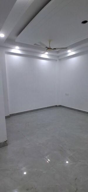 Room in 3 BHK Builder Floor at Mehrauli – for Sale