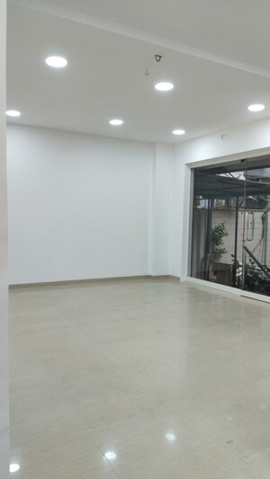 Room in  Shop at Visnu Villa, Dadar West – for Rent