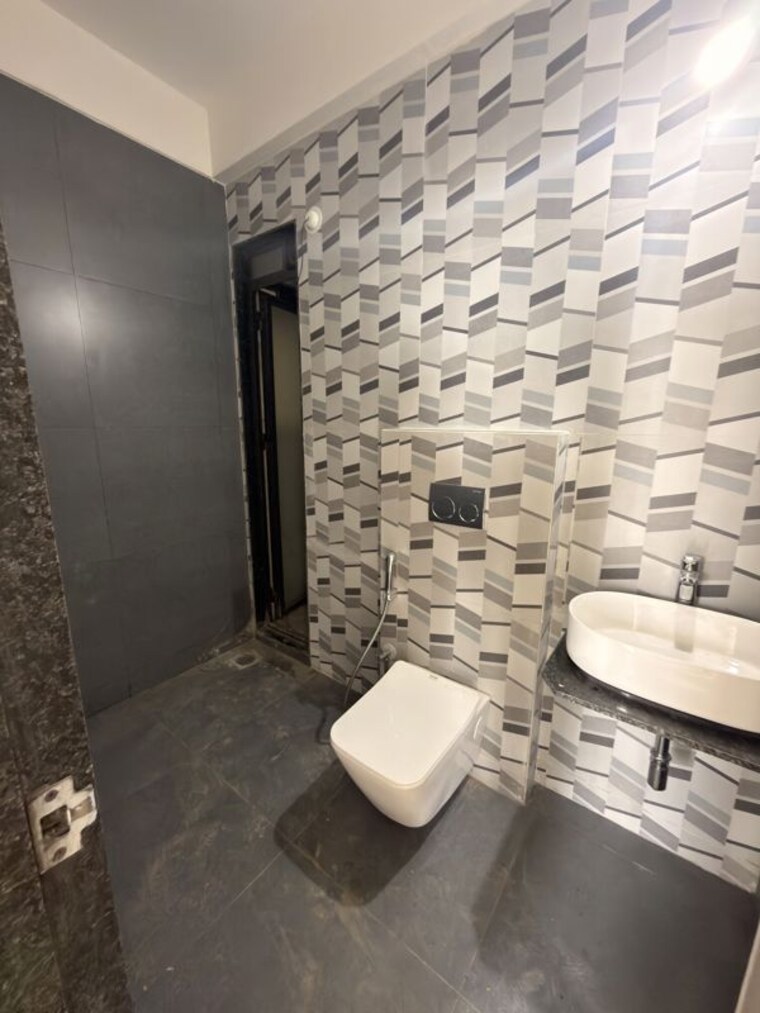 Bathroom, dhamji-shamji-mahavir-spring-tulip-phase-1 2 Bedroom 900 Sq.Ft. Apartment In Pokhran Road No Two Thane 10711646