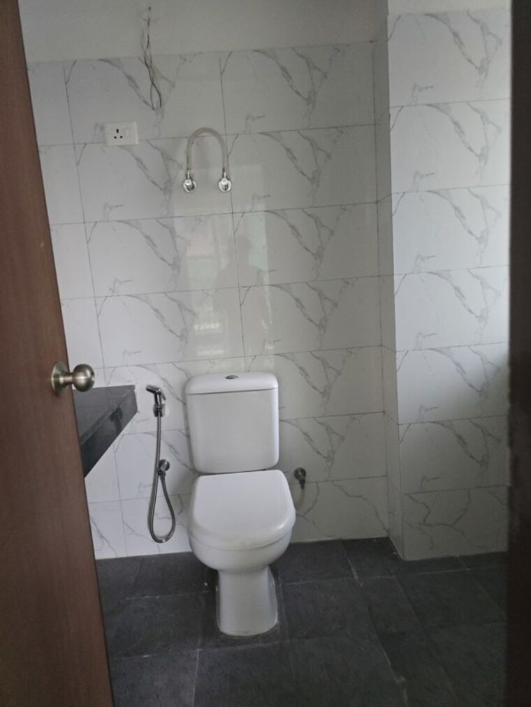 Bathroom, bptp-park-81 3 Bedroom 180 Sq.Ft. Builder Floor In Sector 81 Faridabad 10711669