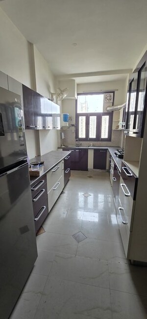 Team Area in 3 BHK Builder Floor at BPTP Park 81, Sector 81 – for Sale