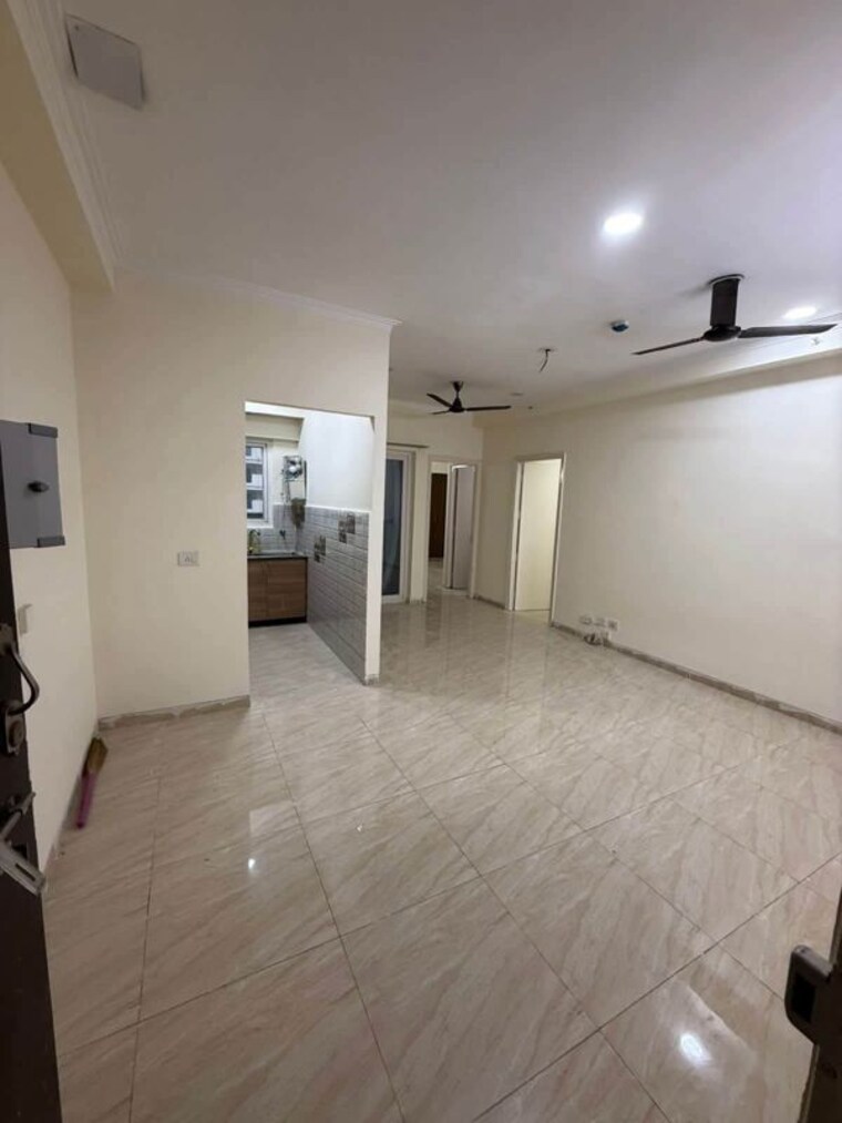 Room, amrapali-verona-heights-phase-ii 3 Bedroom 1300 Sq.Ft. Apartment In Amrapali Leisure Valley Greater Noida 10711691