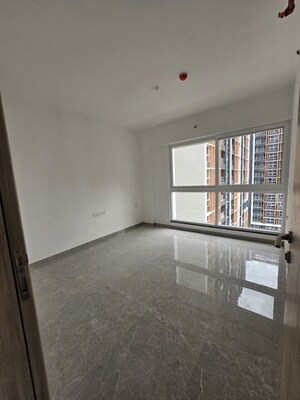 Room in 2 BHK Apartment at Zen Elite, Kharadi – for Rent