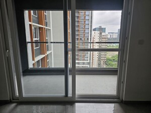 Room in 2 BHK Apartment at Zen Elite, Kharadi – for Rent