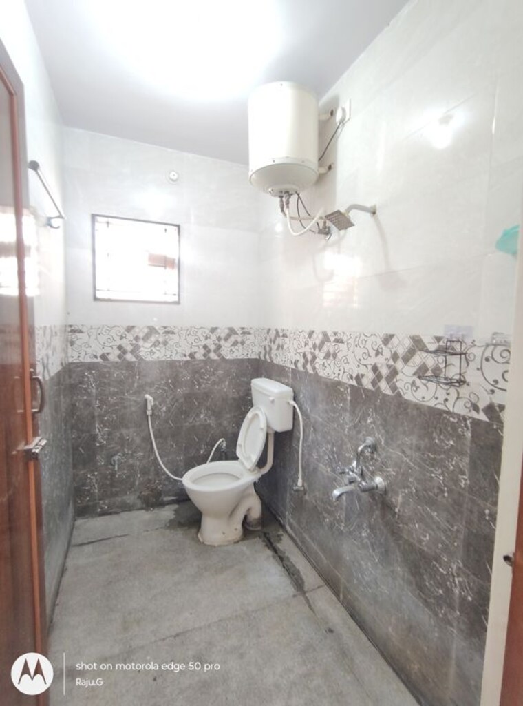 Bathroom, hsr layout 1 Bedroom 800 Sq.Ft. Builder Floor In Hsr Layout Bangalore 10711720