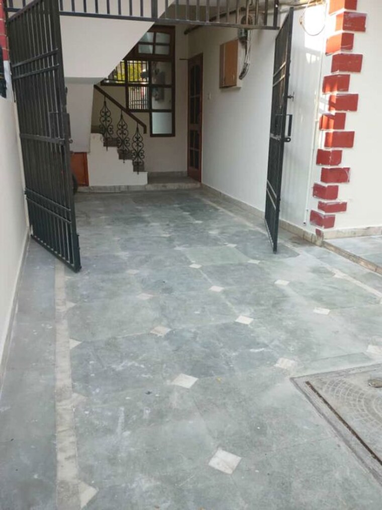  Parking, sector 5 2 Bedroom 1245 Sq.Ft. Independent House In Sector 5 Gurgaon 10711725