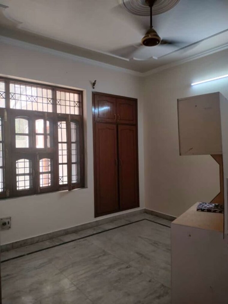 Room, sector 5 2 Bedroom 1245 Sq.Ft. Independent House In Sector 5 Gurgaon 10711725